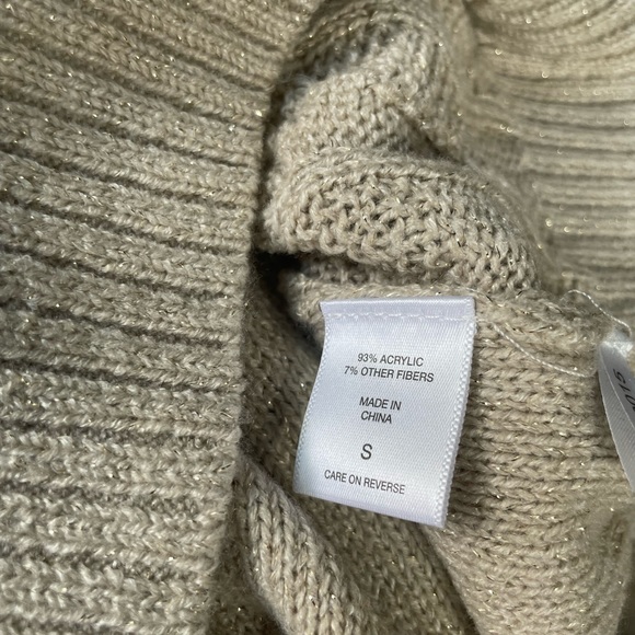NWT NY & Company beige sweater - Picture 9 of 9